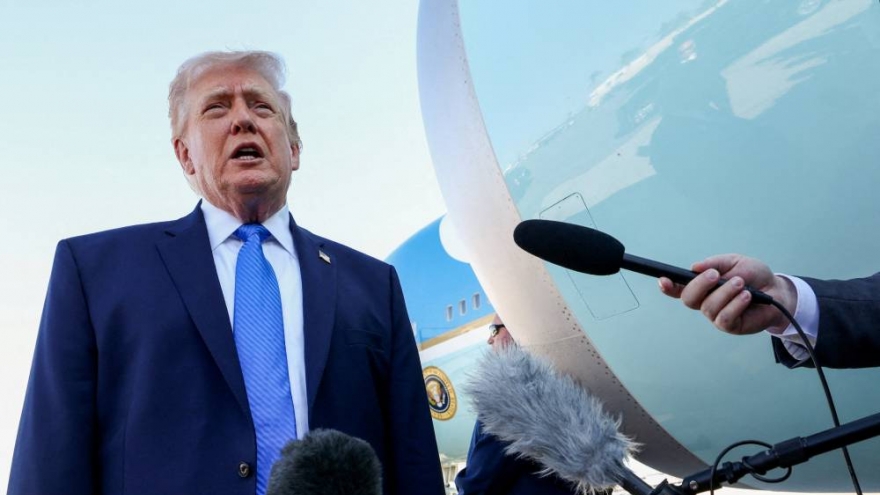 Ông Trump nói Mỹ có thể "kiểm soát dầu ở Iran", cân nhắc chiếm đảo Kharg