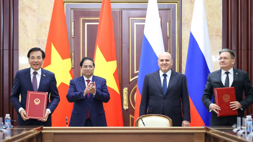Vietnam and Russia boost energy cooperation, sign nuclear power deal