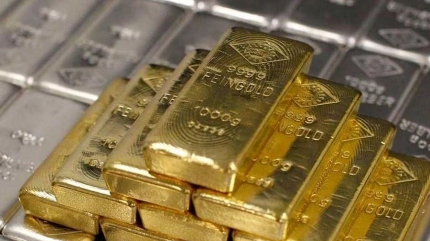 Hi hữu: Người đàn ông vứt bỏ nhầm 20 thỏi vàng vào thùng rác công cộng