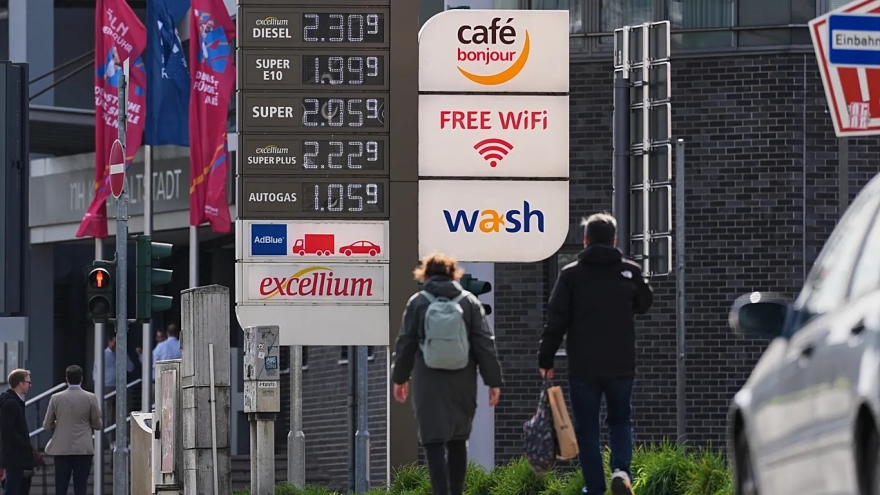 Khủng hoảng năng lượng lan khắp châu Âu, nhiều nước buộc áp giá trần khẩn cấp