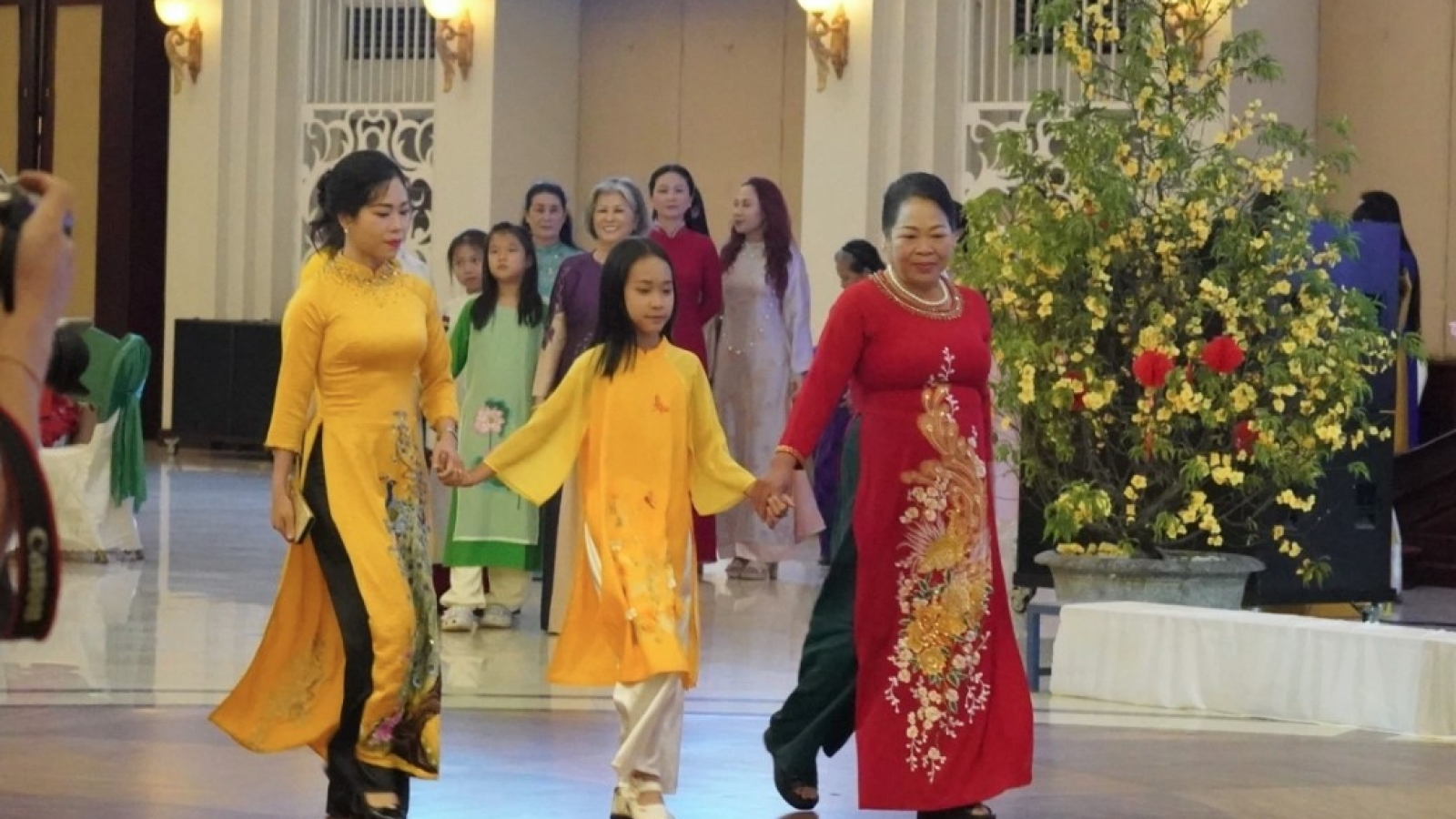 New club in Laos promotes Vietnam’s Ao Dai heritage