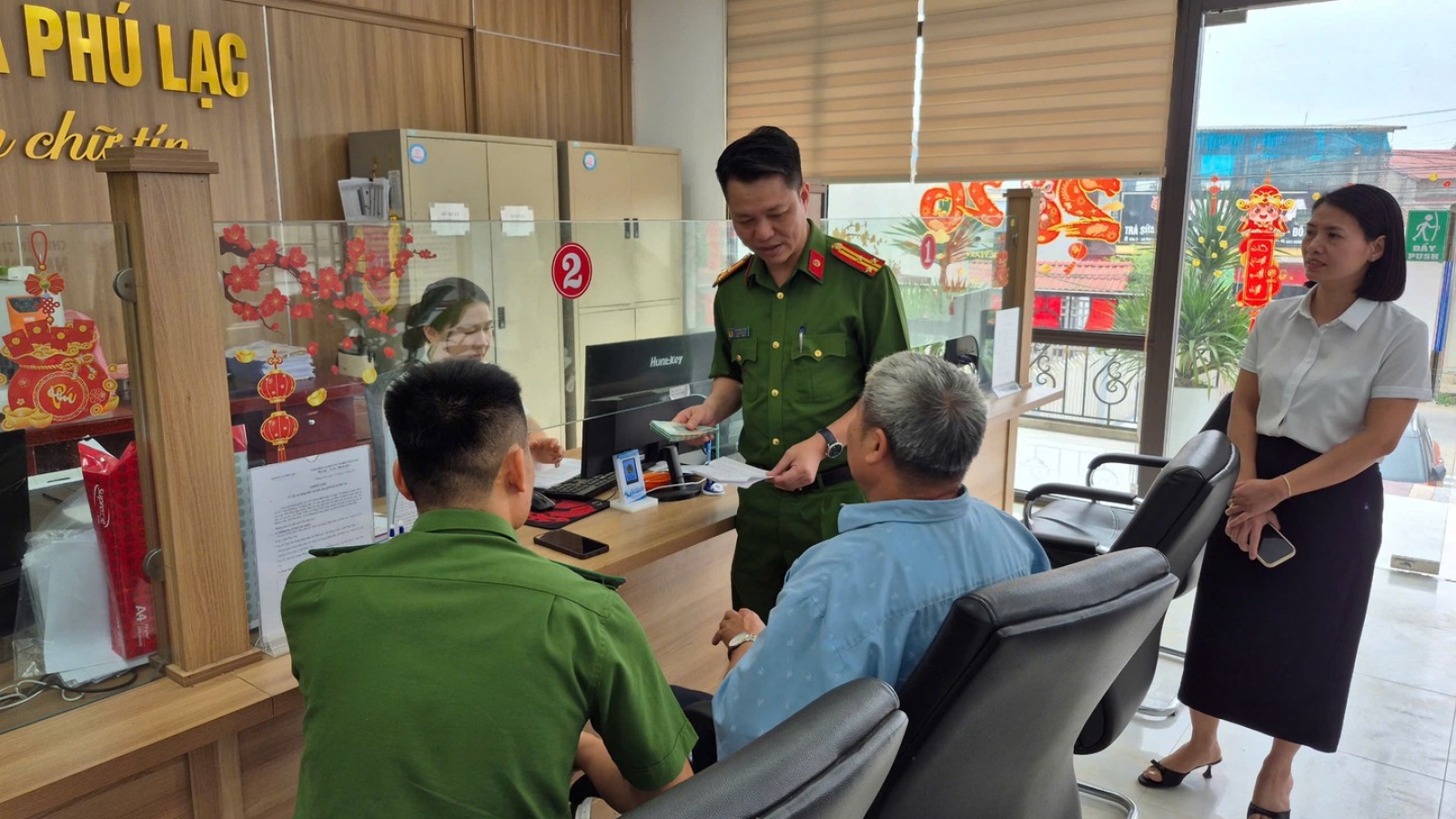 Ngăn chặn kịp thời vụ giả mạo công an lừa người dân chuyển tiền