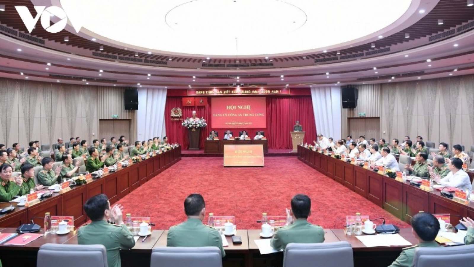 Public Security Force to remain core to double-digit growth: Party chief To Lam