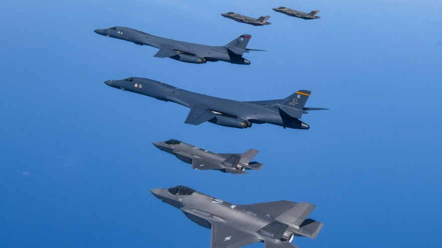 Toàn cảnh quốc tế sáng 13/3: Oanh tạc cơ Mỹ nạp bom phá boongke chuẩn bị hành động