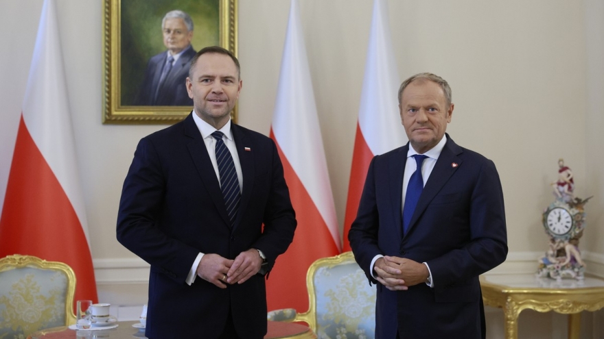 Căng thẳng gia tăng giữa Tổng thống và Thủ tướng Ba Lan về gói vay vốn quốc phòng