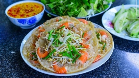 Michelin Guide highlights what makes Vietnam’s bánh xèo distinctive