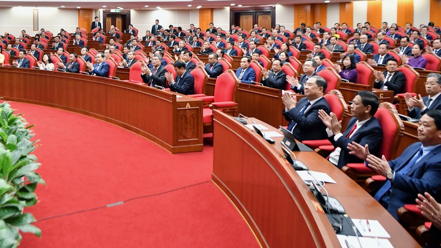 Bế mạc Hội nghị lần thứ 2 Ban Chấp hành Trung ương Đảng khóa XIV