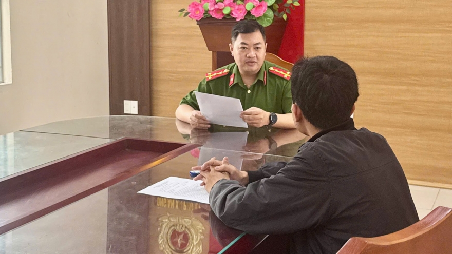 Bị phạt vì nhập cảnh trái phép sau chuyến “việc nhẹ lương cao”