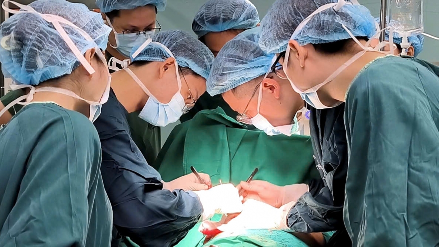 Nhiễm trùng nặng sau phẫu thuật thẩm mỹ: Cảnh báo từ ca bệnh nguy kịch