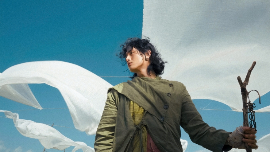 GREY D khác lạ sau 2 năm ở ẩn