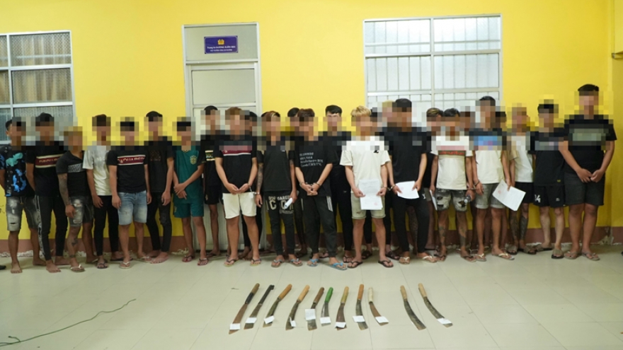 Khởi tố nhóm đối tượng dùng dao tự chế gây rối trật tự công cộng