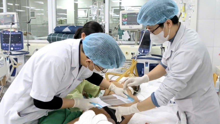 Thanh niên 17 tuổi hoại tử, suy đa tạng nguy kịch chỉ vì nốt mụn nhỏ ở "vòng 3"