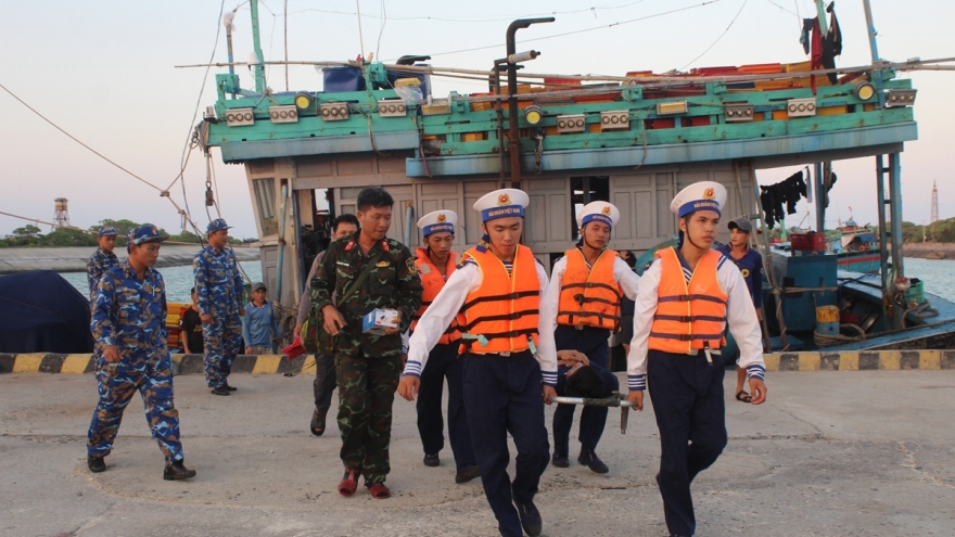 Ngư dân bị tai nạn lao động được cứu chữa kịp thời tại đảo Song Tử Tây