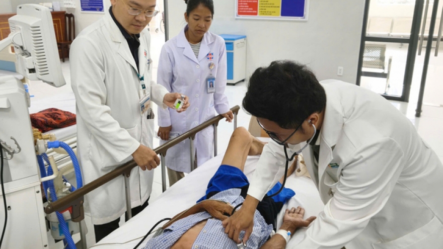 Du khách đột quỵ ở Côn Đảo, thoát nguy kịch nhờ chuyến bay cấp cứu