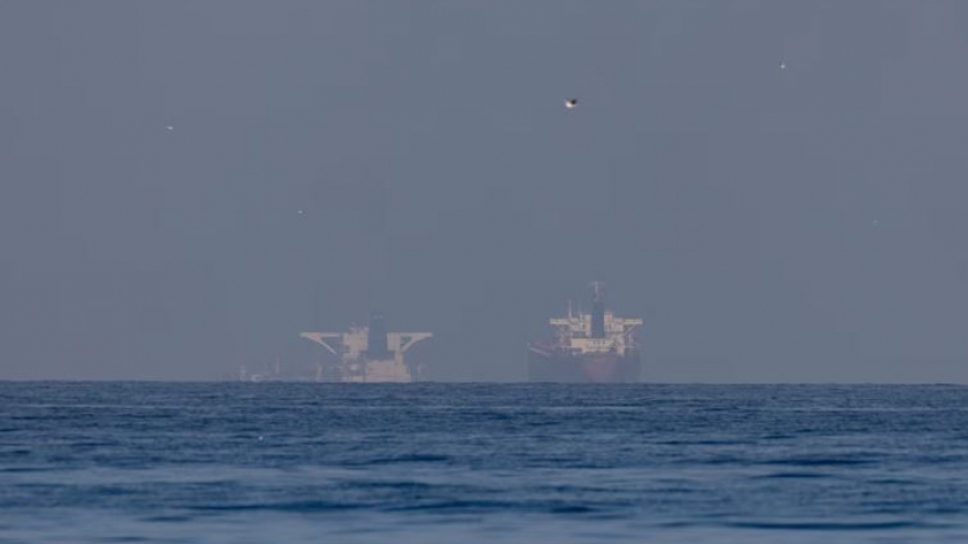 Iran cảnh báo đóng cửa Hormuz vô thời hạn nếu Mỹ tấn công hạ tầng năng lượng