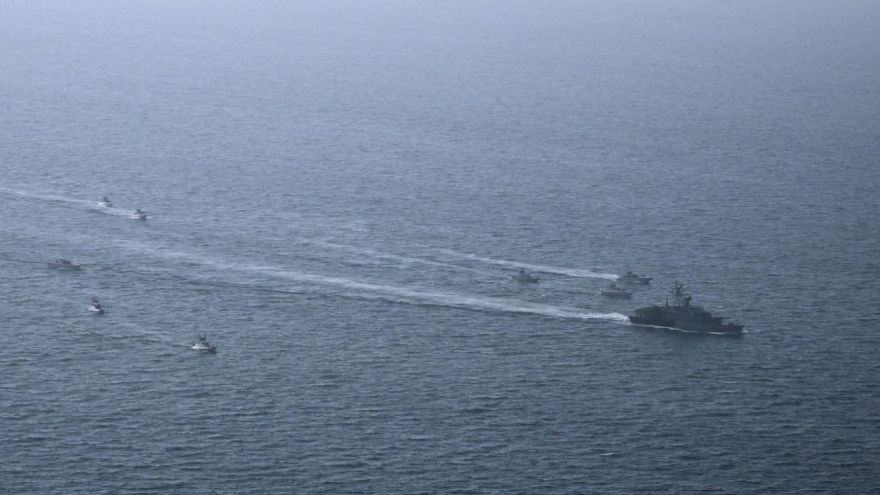 Mỹ tuyên bố phá hủy 16 tàu rải thủy lôi của Iran gần eo biển Hormuz