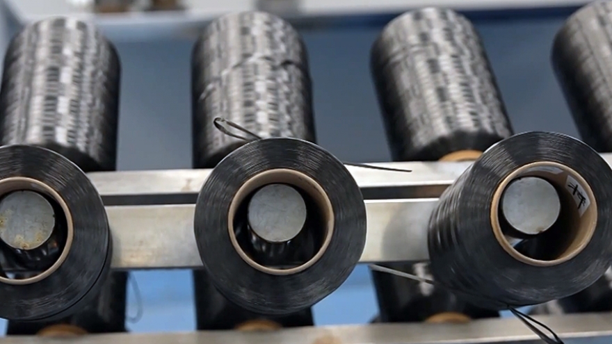 Trung Quốc ra mắt sợi carbon siêu bền nhỏ hơn 1/10 sợi tóc đầu tiên trên thế giới
