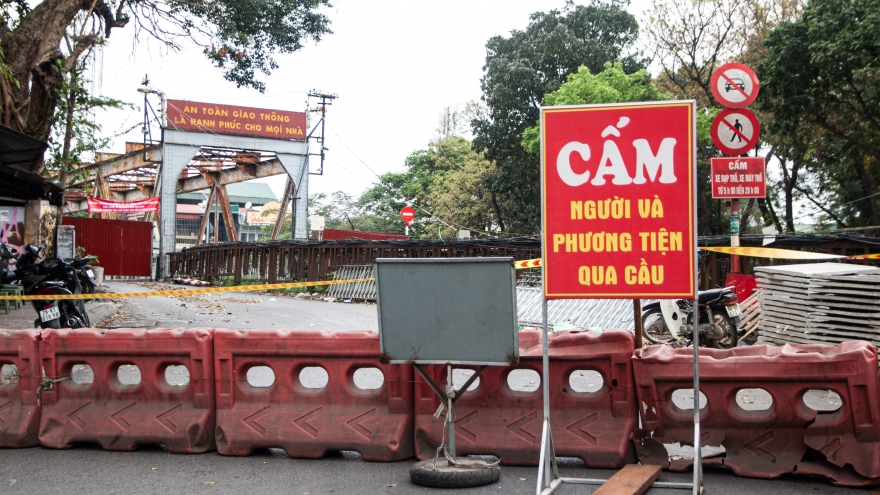 Dựng rào chắn, cấm cầu Long Biên phục vụ thi công sửa chữa trong 60 ngày