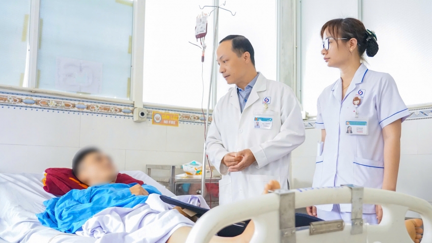 Cứu tài xế công nghệ gãy xương ổ cối, đa chấn thương nặng