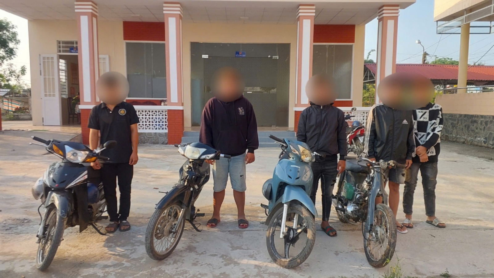 Ngăn chặn nhóm thanh thiếu niên tụ tập chuẩn bị đua xe trái phép