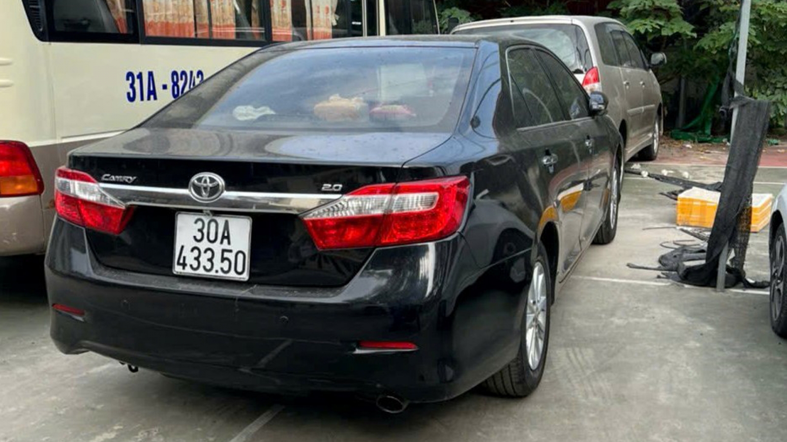 Công an Hà Nội tìm chủ xe Camry bị “đục” số khung, số máy