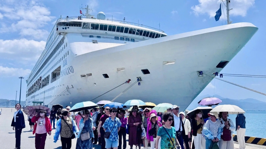 Khanh Hoa welcomes Piano Land cruise ship with 1,600 passengers
