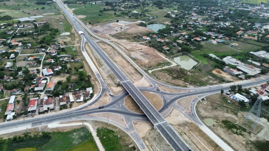 "Chốt” mốc đưa cao tốc Chí Thạnh - Vân Phong vào khai thác trước 15/4