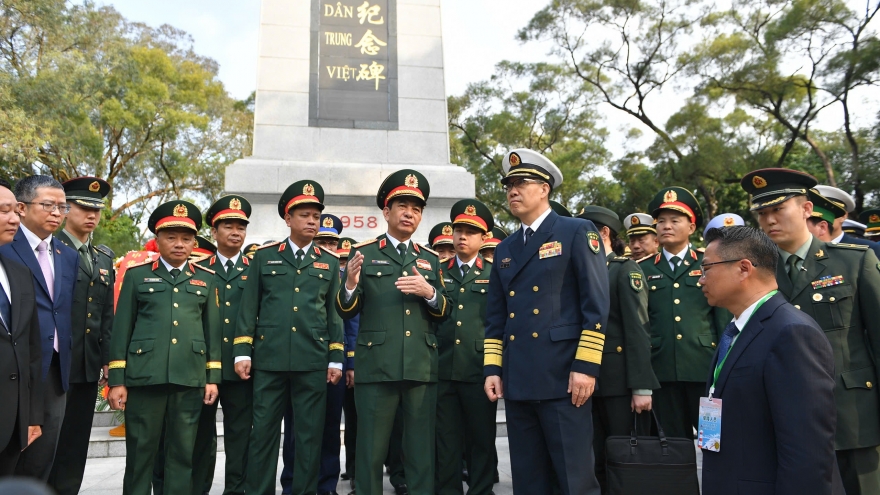 Đại tướng Phan Văn Giang và Đoàn đại biểu Việt Nam sang tham dự nhiều hoạt động tại Trung Quốc