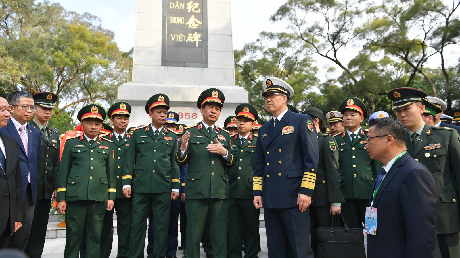 Đại tướng Phan Văn Giang và Đoàn đại biểu Việt Nam sang tham dự nhiều hoạt động tại Trung Quốc