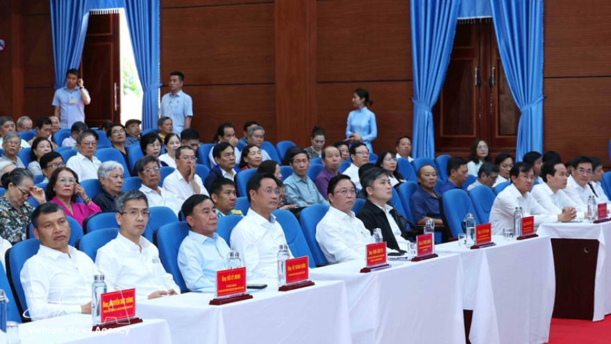 Key Party official meets with voters in Da Nang