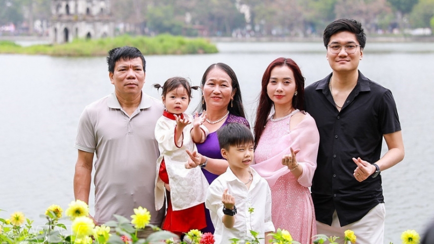 Hanoi promotes family values to mark International Day of Happiness