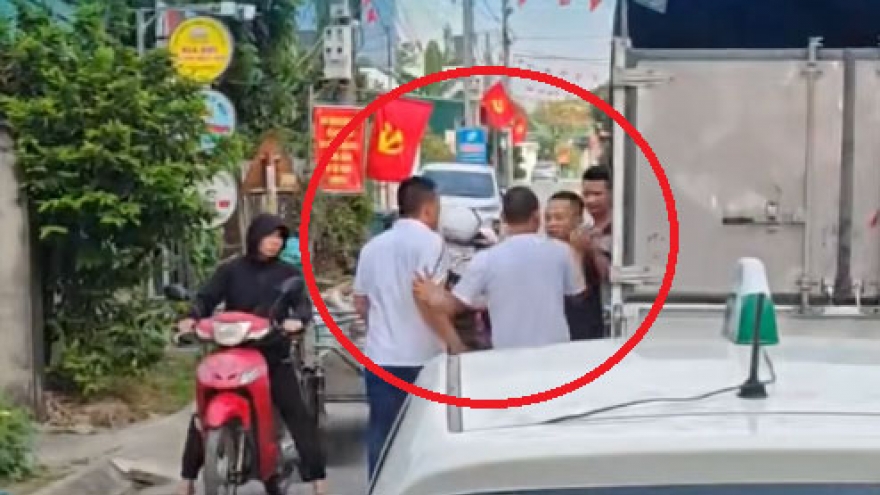 Điều tra vụ tài xế xe tải bị hành hung giữa đường ở Hải Phòng