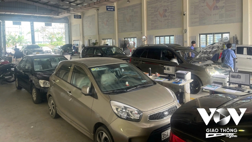 Ngày đầu cấp giấy chứng nhận kiểm định điện tử: “Cú sốc” đầu tiên