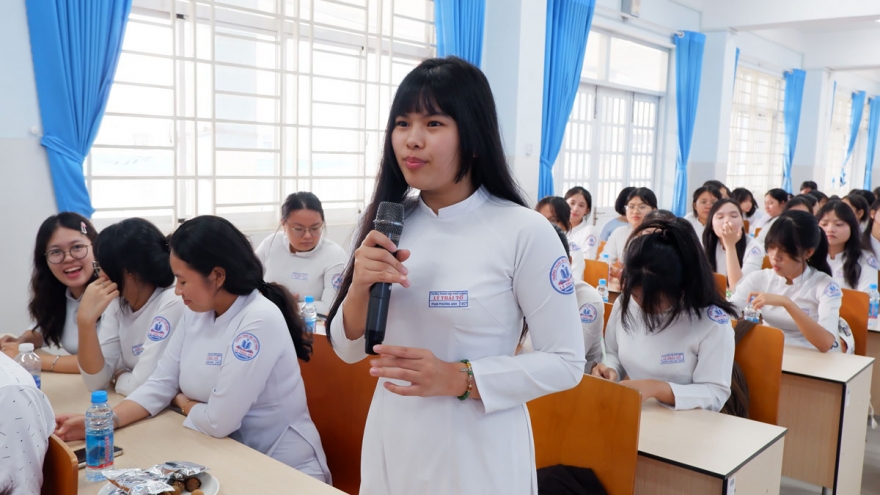 Nữ thanh niên TP.HCM, từ bỡ ngỡ đến trách nhiệm với lá phiếu đầu đời