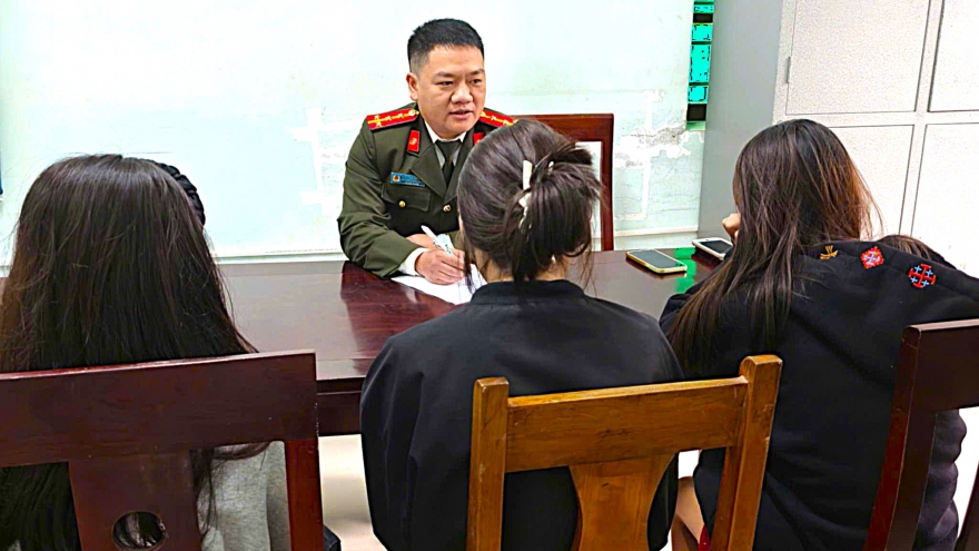 Kịp thời ngăn chặn 3 nữ sinh nghi bị dụ dỗ đi làm "việc nhẹ lương cao"