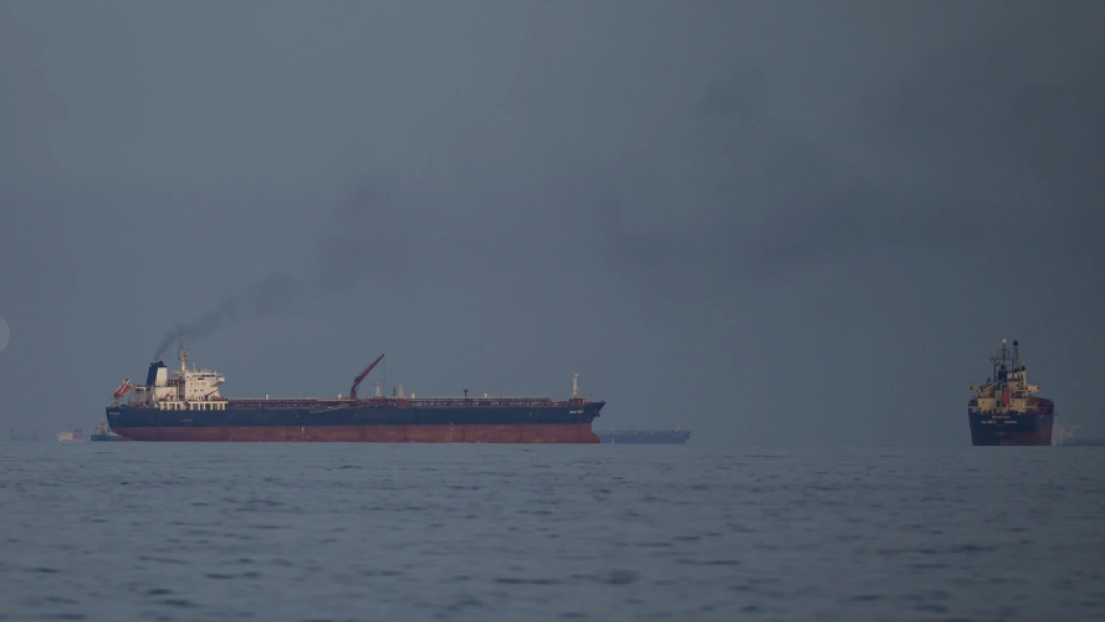 Iran khóa “van dầu” Hormuz: Đòn phản công làm đảo lộn tính toán của Mỹ