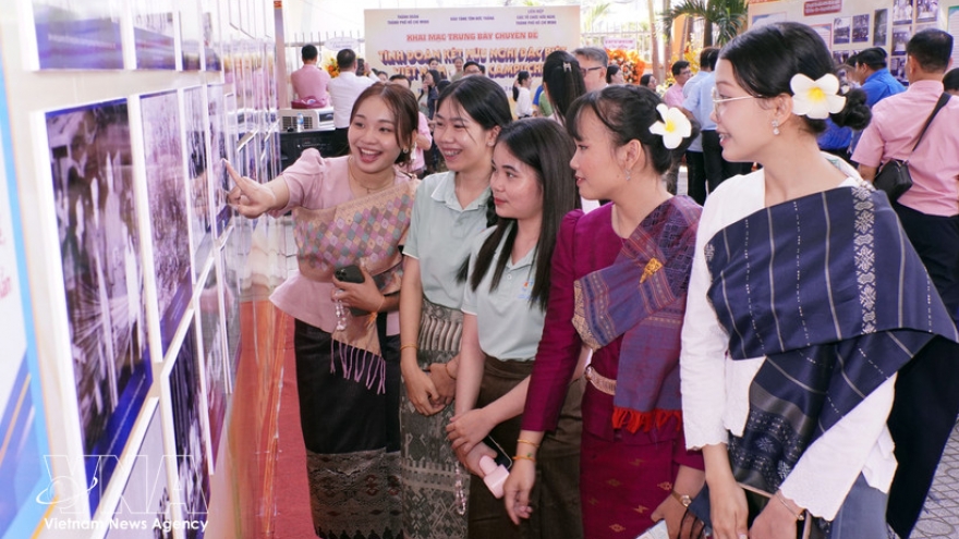 Ho Chi Minh City exhibition highlights Vietnam-Laos-Cambodia solidarity