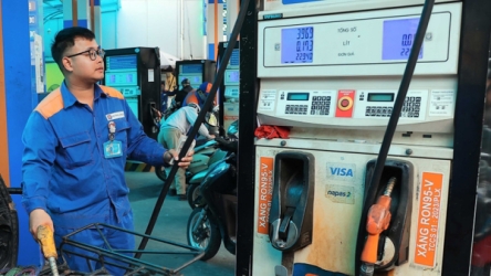 Vietnam cuts fuel taxes to zero till April 15 to stabilise energy market