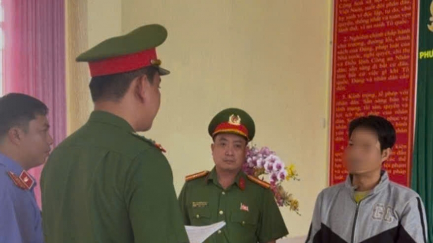 Khởi tố giám đốc công ty sản xuất đường cát giả