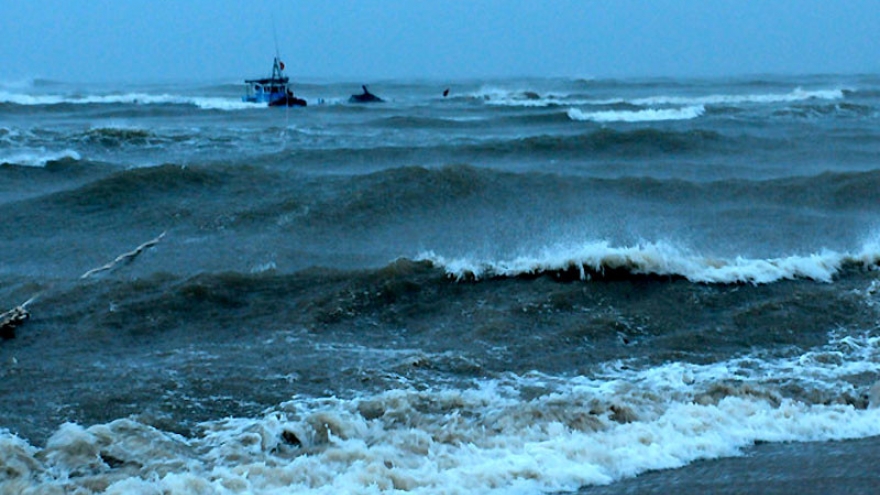 Gió Đông Bắc mạnh cấp 6-7, Biển Đông sóng cao đến 4m