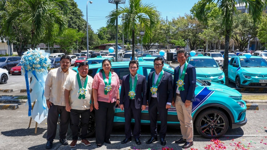 Green Xentro scales up to 2,500 electric taxis in Philippines