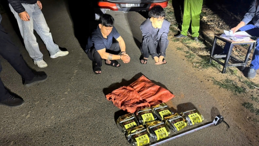 Bắt 2 đối tượng vận chuyển 7kg ma túy