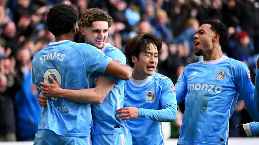 Quyết định bất ngờ về cuộc đua thăng hạng Ngoại hạng Anh