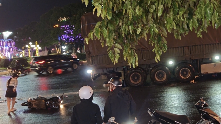 Va chạm với xe container tại bùng binh Km03 (Đắk Lắk), một người chết tại chỗ