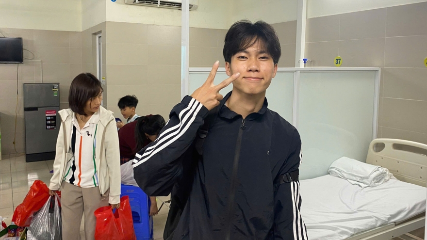 Các nạn nhân cùng người tham gia ứng cứu vụ cháy tại Lĩnh Nam được xuất viện