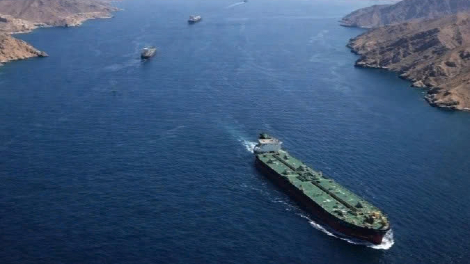 CENTCOM bác tin hộ tống tàu qua Hormuz giữa lúc Mỹ - Iran tăng tốc đàm phán