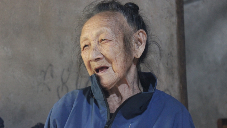 Cụ bà 111 tuổi ở Phú Thọ minh mẫn hiếm có, hằng ngày tự chăm sóc bản thân