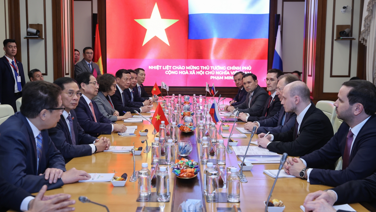 Thủ tướng làm việc với Công ty Zarubezhneft, đối tác hàng đầu dầu khí Việt Nam