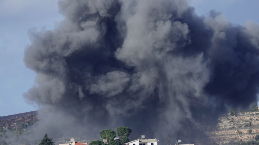 Israel tấn công bộ binh tại Lebanon, Iran tiến hành nhiều cuộc tập kích