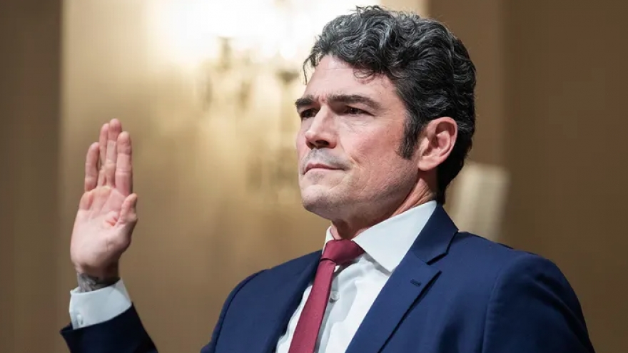 Cựu Giám đốc chống khủng bố Joe Kent bị FBI điều tra cáo buộc rò rỉ thông tin mật